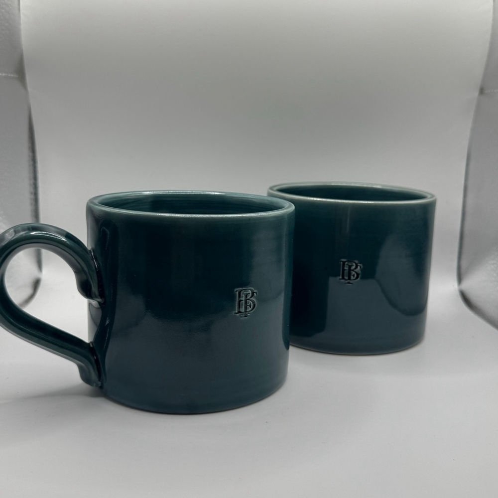 McQueen Pottery Ceramic Coffee Mugs Set of 2 Green - Picture 2 of 7